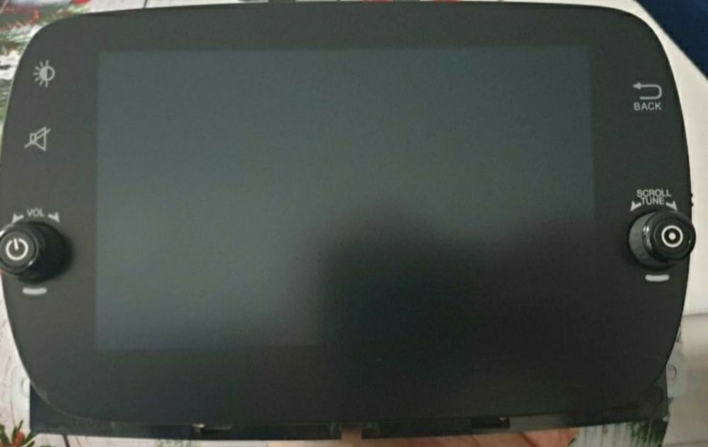 Super preț Navigație originală Fiat 500