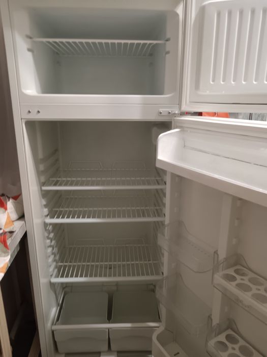 Продам холодильник 2 камерный