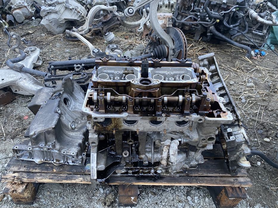 Piese motor  BMW f10/11 F30/31 320 i 520i N20B20. baie ulei piston