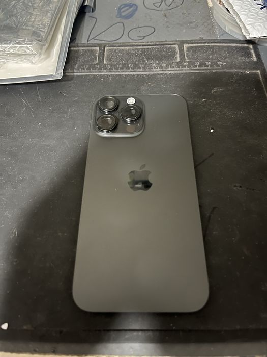 Spate /capac  original iphone 16 pro max