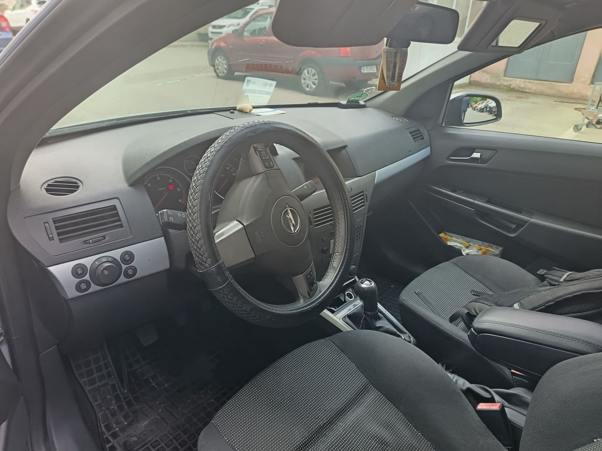 Vând Opel Astra H 1.7