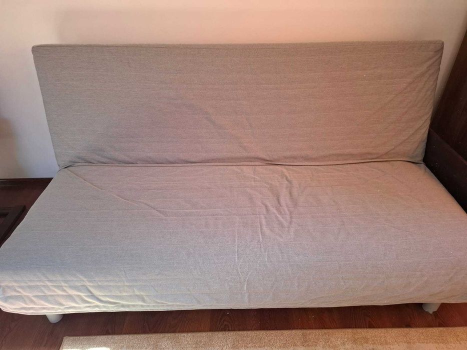 Vand canapea extensibila tip IKEA