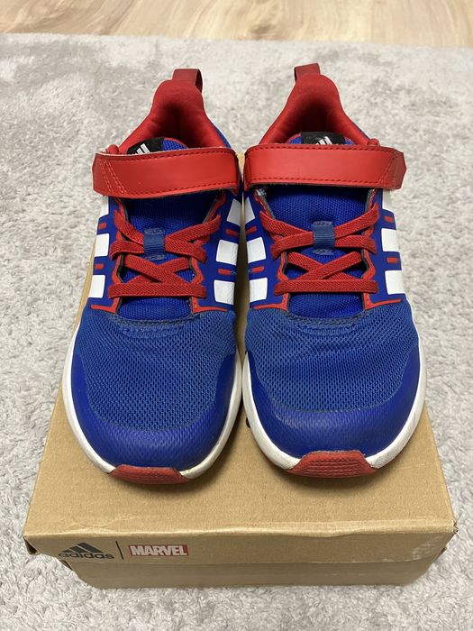 Adidas Marvel marimea 31 1/2