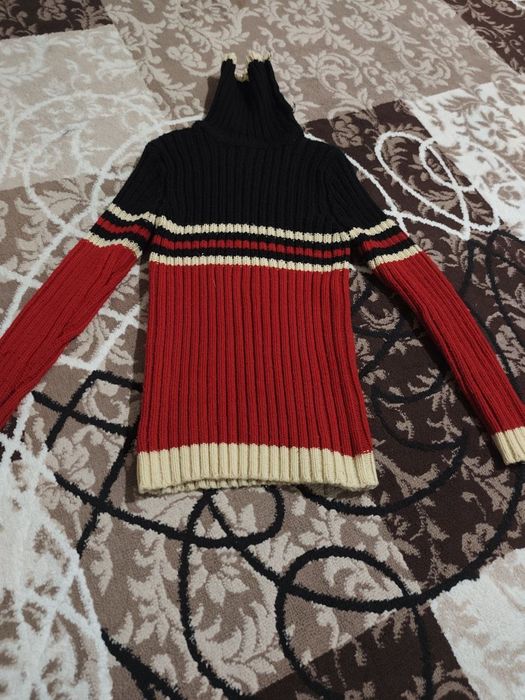 Продам женскую кофту