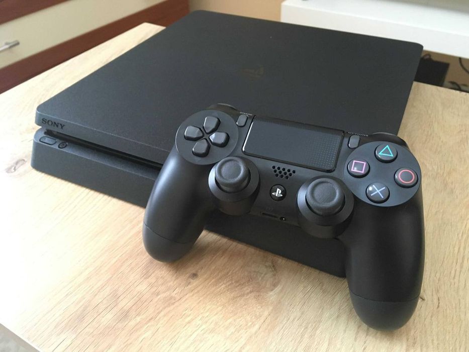 Playstation 4 slim