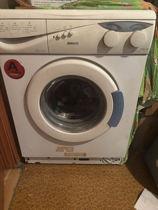 Продам на запчасти машинку Beko цена договорная