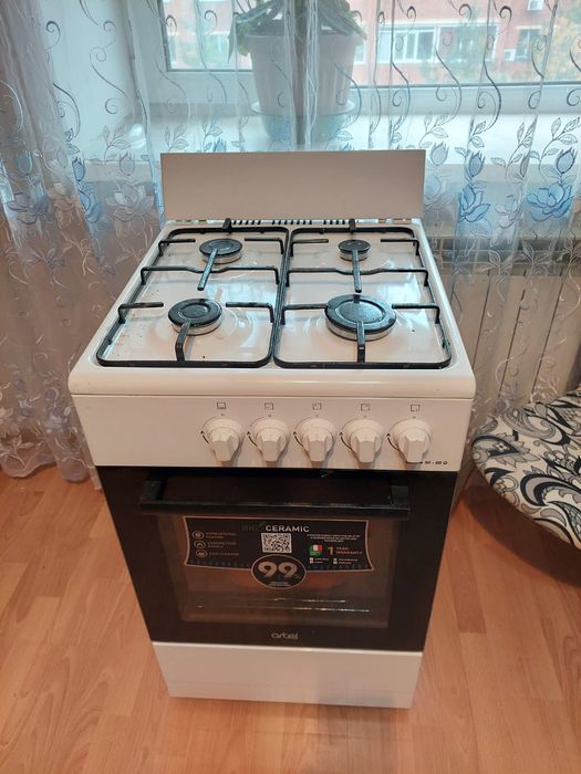 Продам газовую плиту