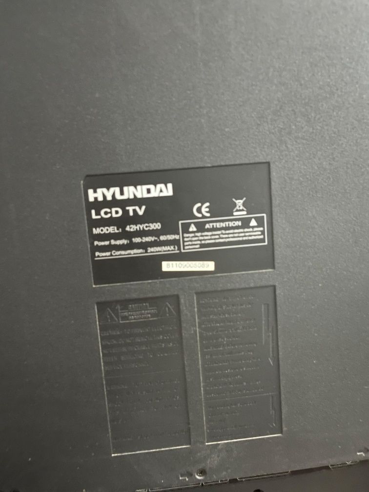 Vand televizor Hyundai LCD TV 42HYC 300