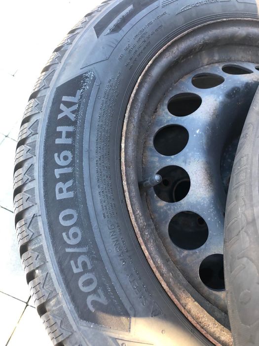 Anvelope iarna 205/60 R16