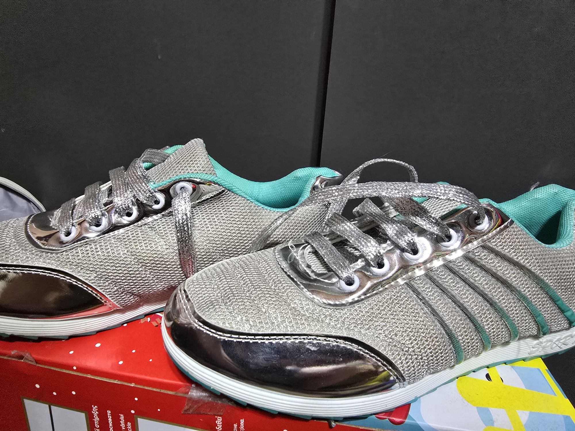 Adidasi dama H&M marimea 41