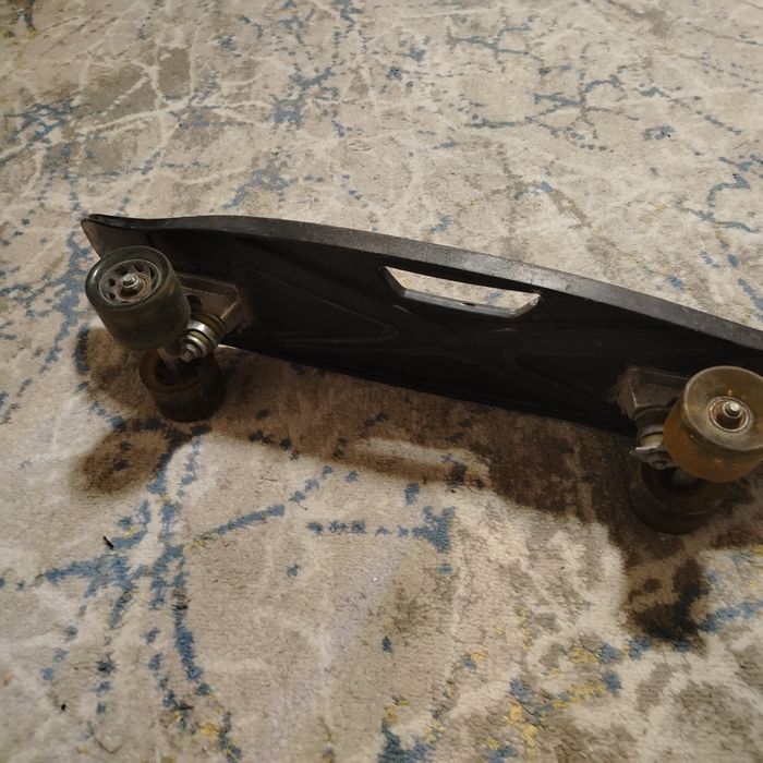 Skateboard sotiladi
