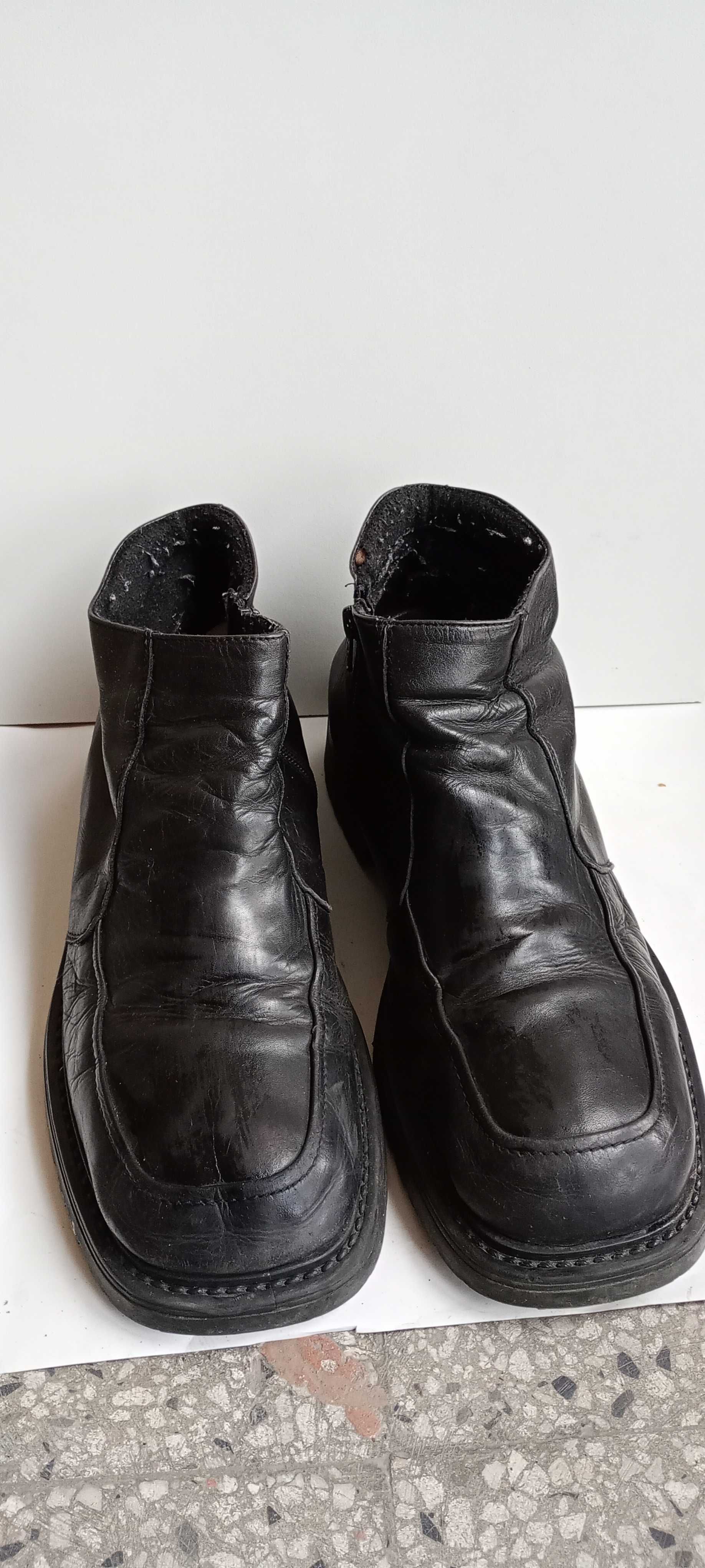 Мъжки кожени ботуши CAT N 45,черни кожени и удобни работни обувки N 41
