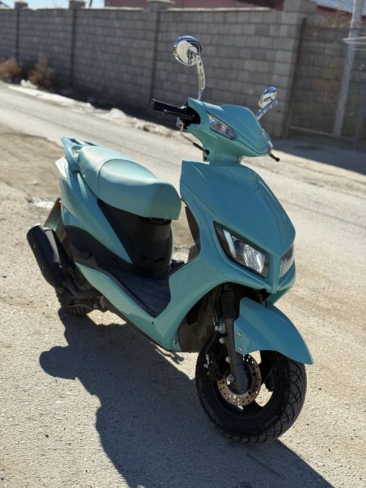 Продам Скутер  цвет Тиффани