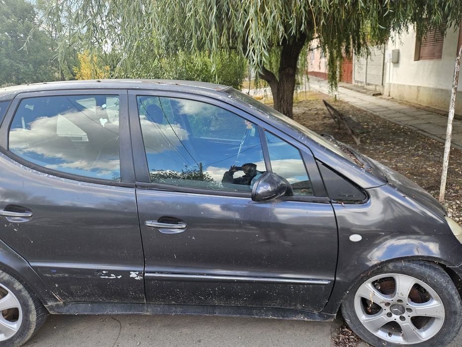 Vând Mercedes a class dezmembrări
