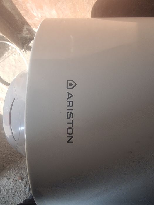 Водонагреватель Аристон