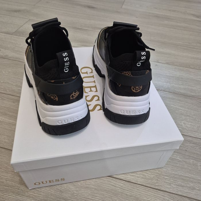 Сникърси Guess 40 ном.