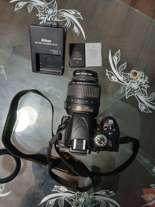 Vind aparat foto Nikonistas  3000 lei