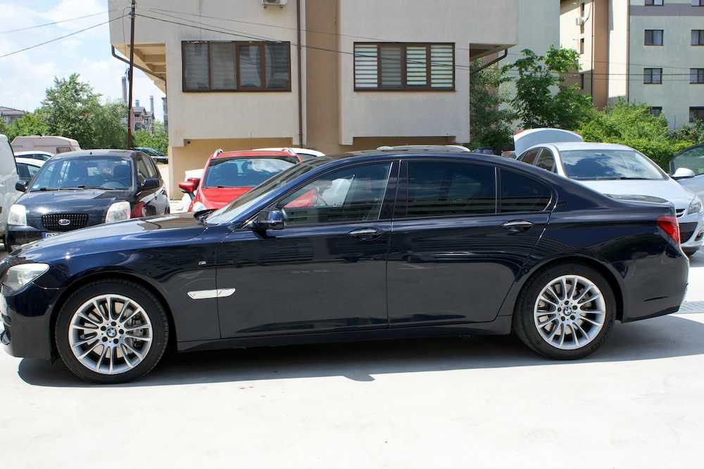 BMW Seria 7 750D xDrive / M Packet / 381 CP / TVA deductibil