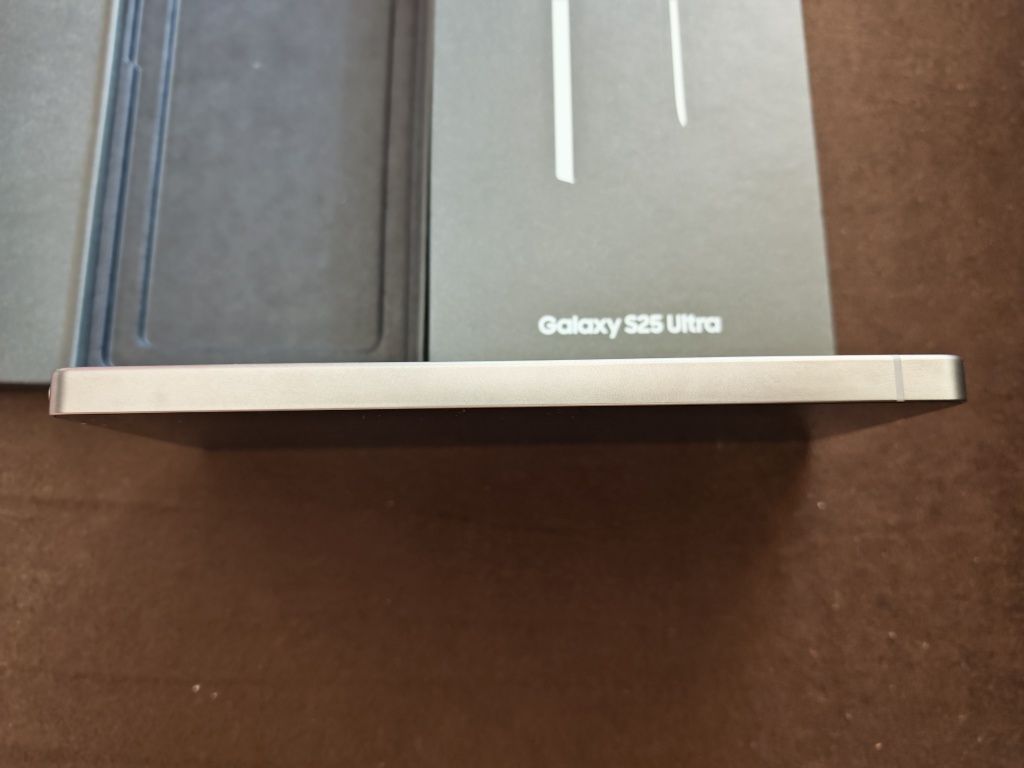 Samsung Galaxy S25 Ultra 12/512Gb нов