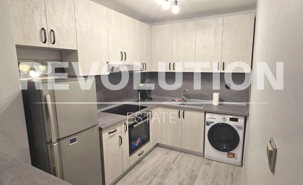 Двустаен апартамент в района на ХЕИ!