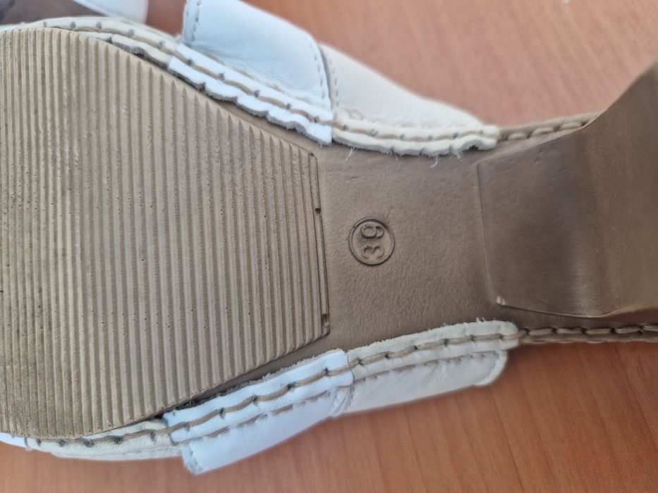 Papuci de vara  din piele naturala