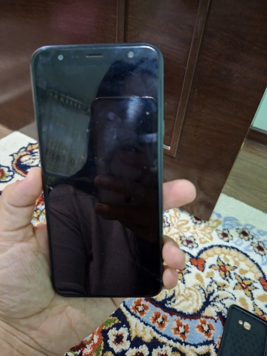 Samsung Galaxy J4+  hujjatlari hamma narsasi bor