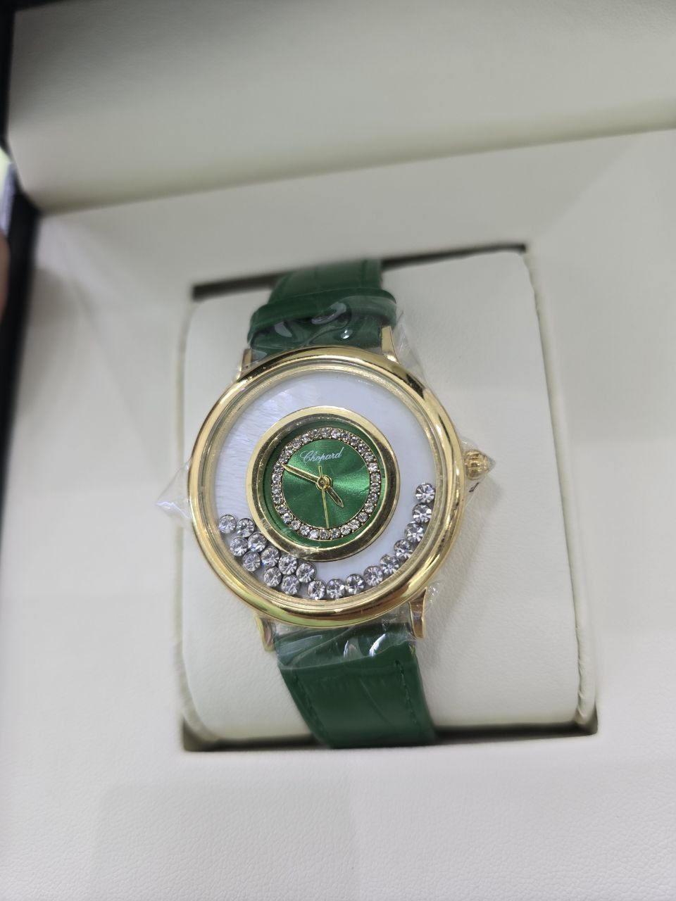 Продам женские золотые часы Chopard