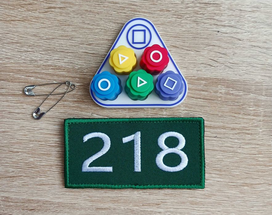 Комплект от 2 игри Squid game - зелена емблема No: 218 и Gonggi