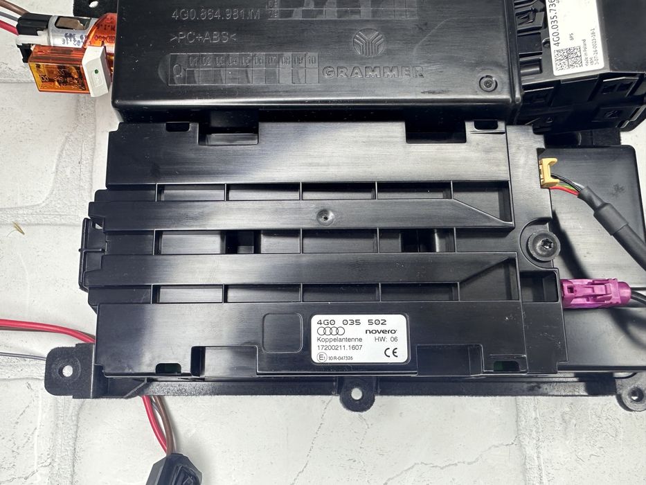 Антенен усилвател USB AUX AUDI A6 A7 4G 4G0035502
