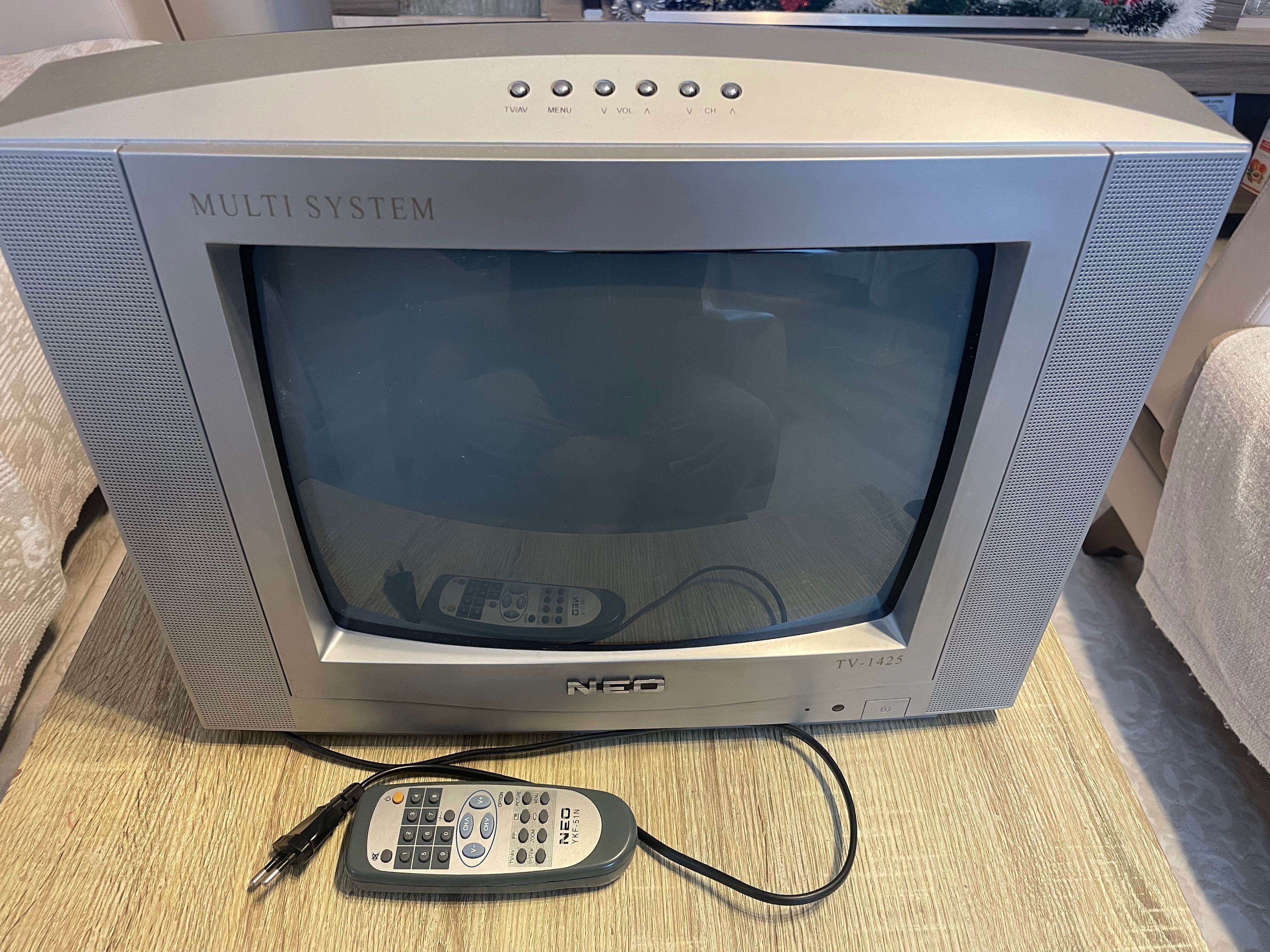 SEGA mega drive II + 14 дискети + телевизор 14 инча-подарък