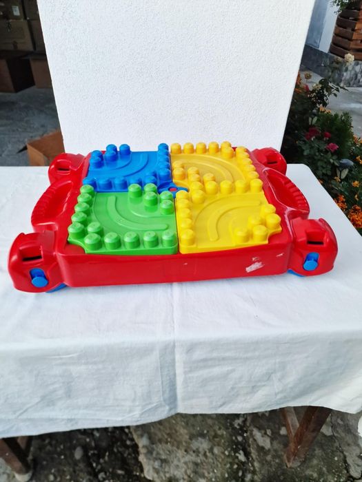 Masa pentru cuburi