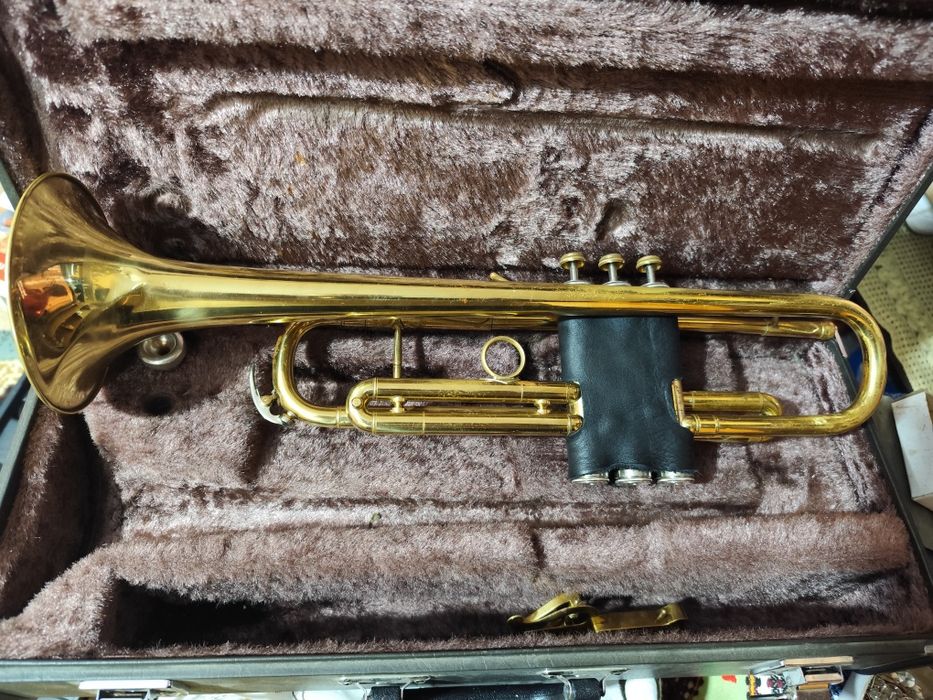 Vând tronpetă GETZEN starea bună