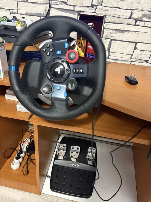 PS 4 , Volan G29 + pedale si schimbator