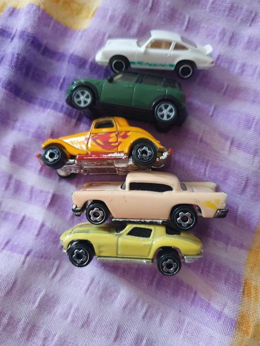 Masinute machete modele Burago, Mattel Hot Wheel, Maisto, Welly
