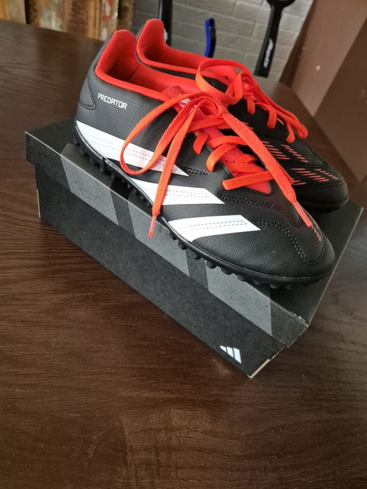 Маратонки за футбол Adidas