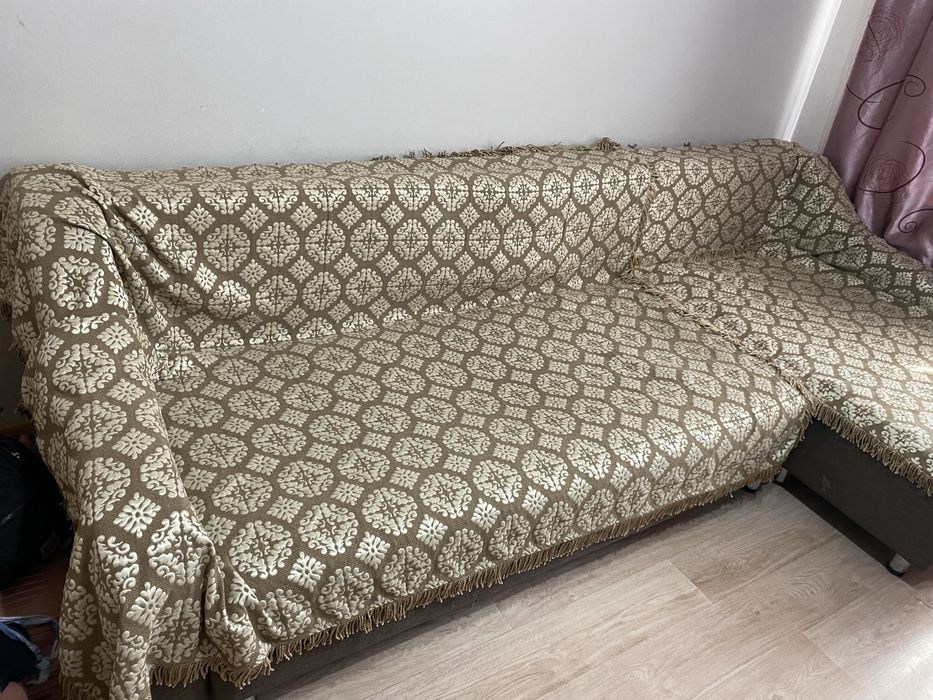 Продам диван 3 метра в хорошем состоянии