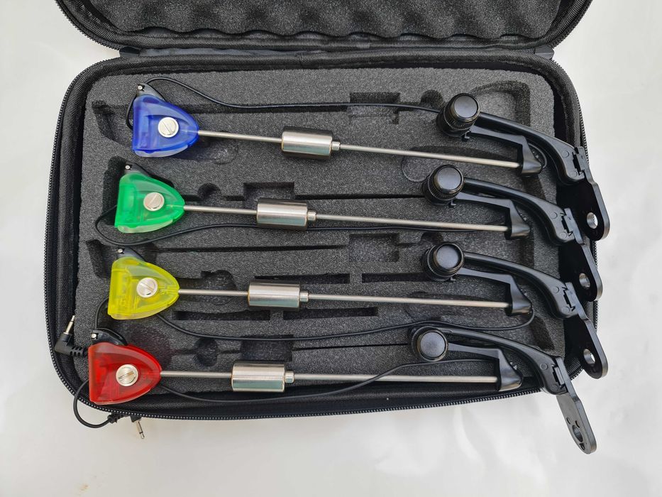 Set 4 Swingeri MKM3 cu Iluminare si Penar Transport East Shark