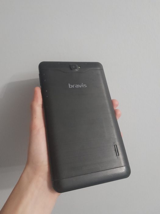 Планшет bravis нуждается в дисплее