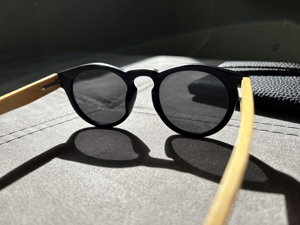 Слънчеви очила с дървена рамка