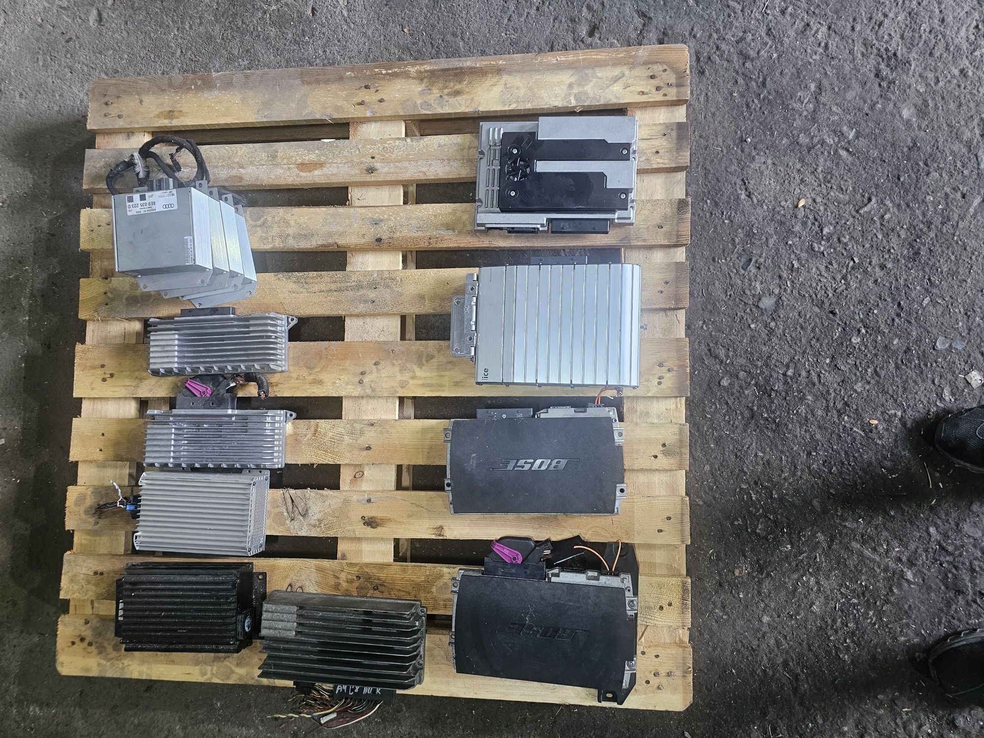 Кори капаци за Audi a8, a6, Q5 говорители  Bose, bang & olufsen