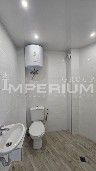 ЕДНОстаен обзаведен апартамент + паркомясто + 20 кв.м. двор, м-ст Тра