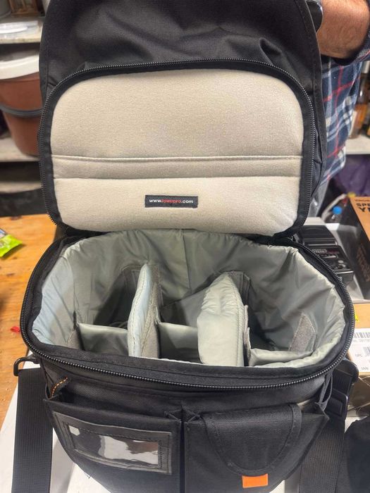 Чанта за фотоапарат Lowerpro Stealth Reporter D200 AW