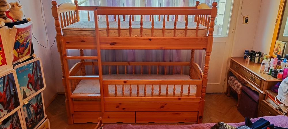 Детско двуетажно легло