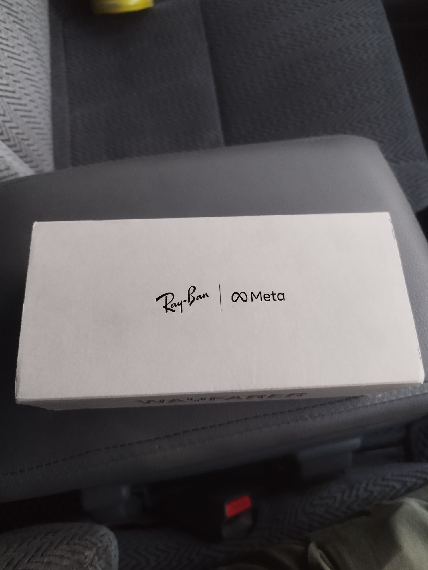 Ray ban wayfarer meta