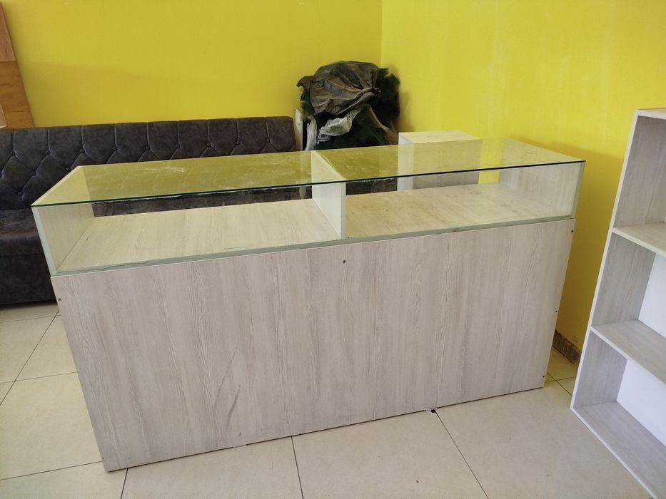 Сатыушылықға арналған стол сатылады