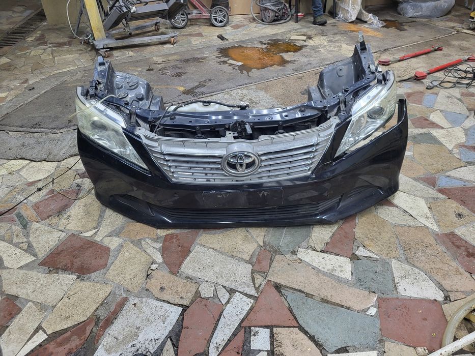 Продам бампер ноускат  камри 50