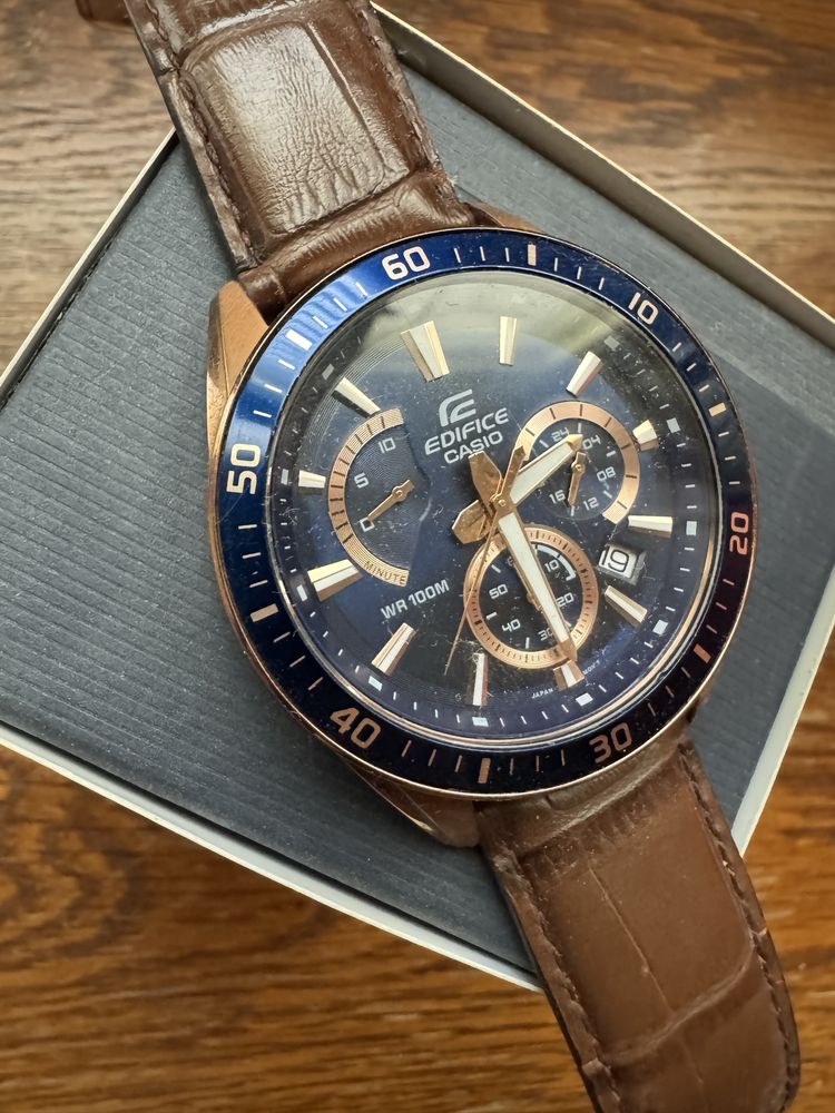 Часовник Casio Edifice EFR-552GL-2AV
