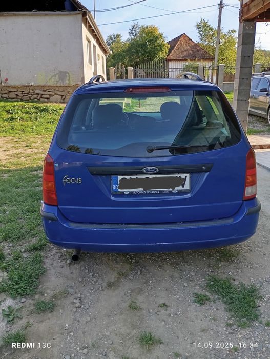 Vând Ford focus 1.6 benzina