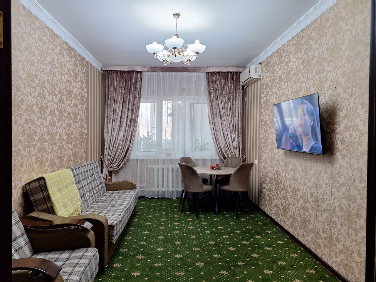 Продаю свою 4х комнатную квартиру на массиве Кушбеги