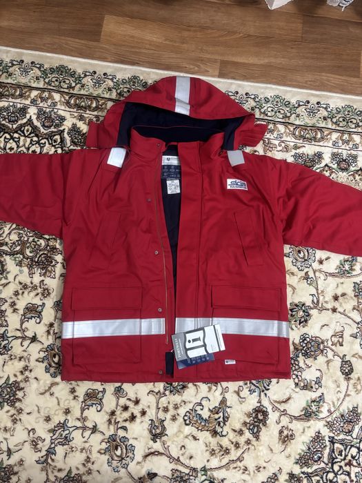 Спецодежда (комбенизон, куртка)